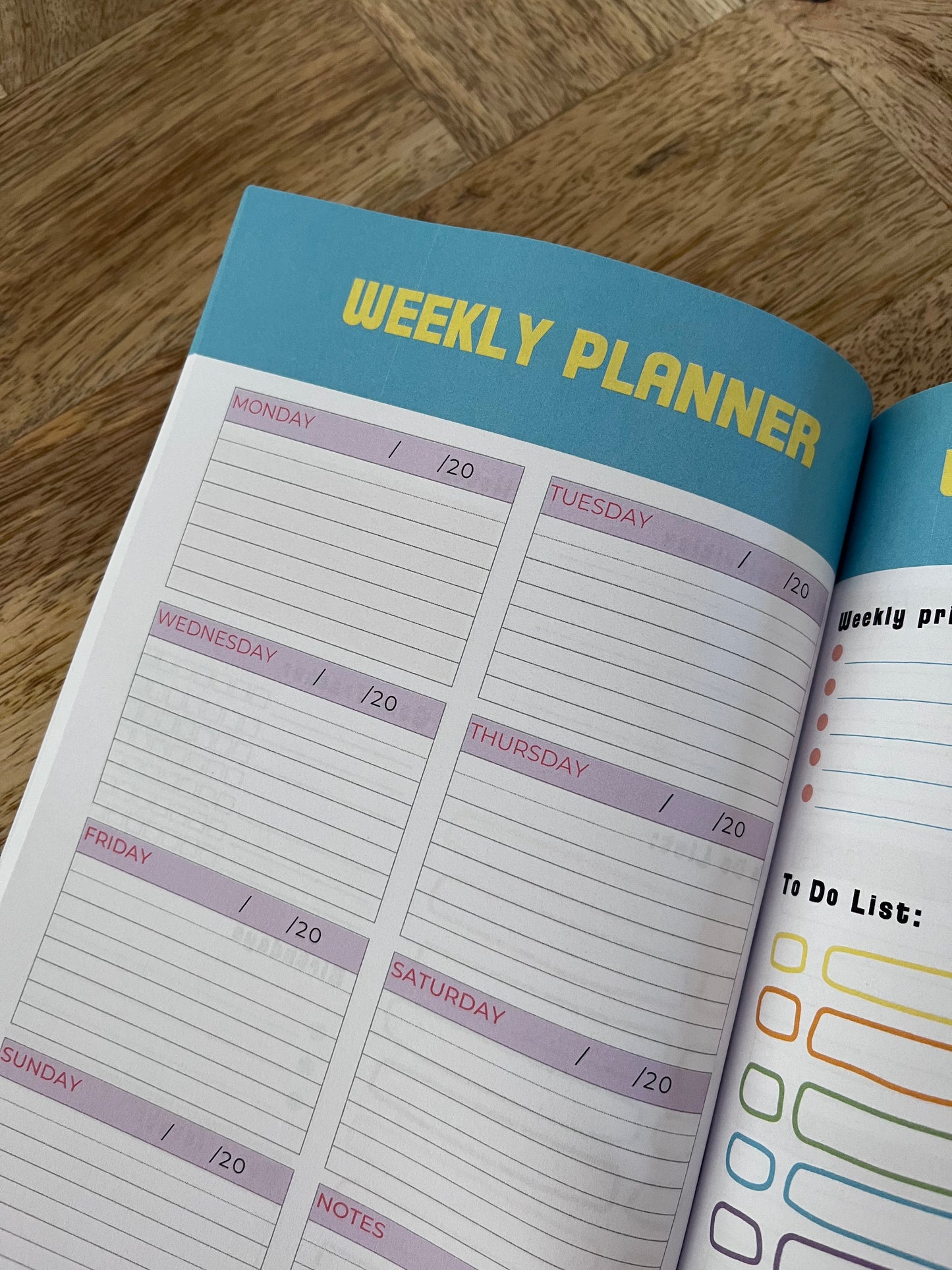 Weekly Planner & Organiser: 52 Undated Weeks